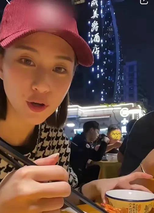 娱乐圈小料吃瓜,明星背后的那些事儿