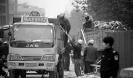 西安爆料车祸新闻,多车相撞，现场惨烈，紧急救援中