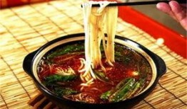 网红爆料咬米线视频,这米线太诱人了！