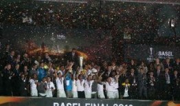 窦骁陈都灵最新爆料新闻,甜蜜互动引热议，恋情曝光引关注